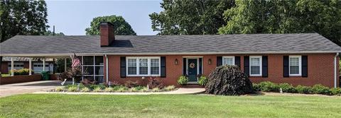 708 E Main St, Pilot Mountain, NC 27041 photo 1
