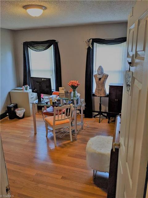 708 E Main St, Pilot Mountain, NC 27041 photo 6