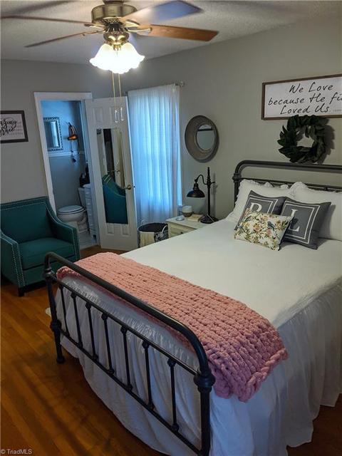 708 E Main St, Pilot Mountain, NC 27041 photo 5