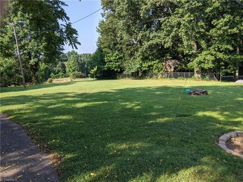 708 E Main St, Pilot Mountain, NC 27041 photo 11