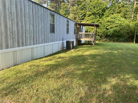 126 Vance St, Dobson, NC 27017 photo 5