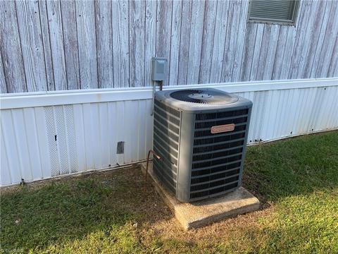 126 Vance St, Dobson, NC 27017 photo 9