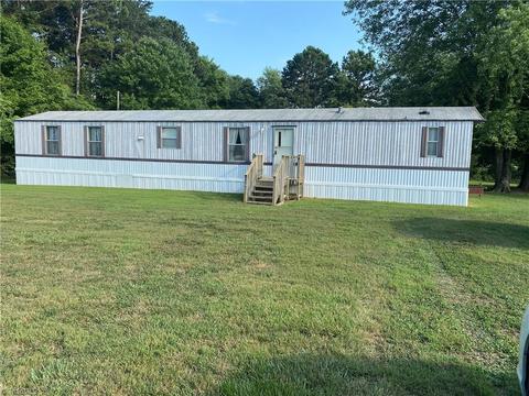 126 Vance St, Dobson, NC 27017 photo 1