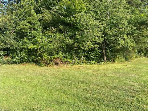 126 Vance St, Dobson, NC 27017 photo 10
