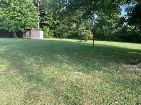 126 Vance St, Dobson, NC 27017 photo 4