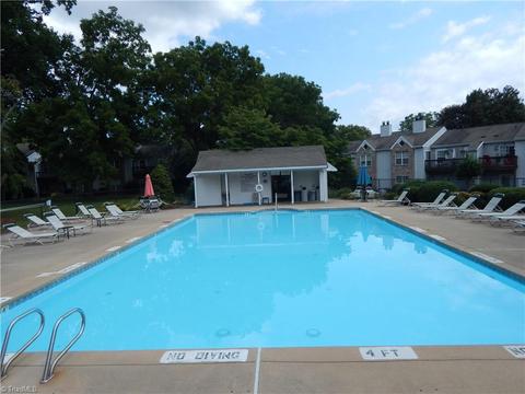 5000 Thoroughbred Ln, Clemmons, NC 27012 photo 2