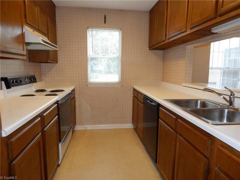 5000 Thoroughbred Ln, Clemmons, NC 27012 photo 6