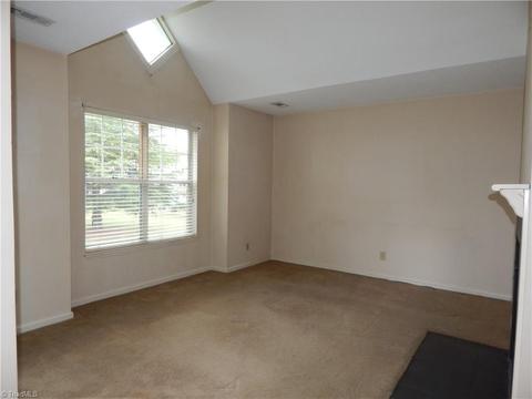 5000 Thoroughbred Ln, Clemmons, NC 27012 photo 3