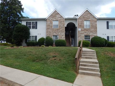 5000 Thoroughbred Ln, Clemmons, NC 27012 photo 1