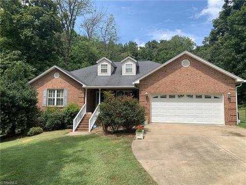 6656 Jennifer Lynn Dr, Trinity, NC 27370 photo 1