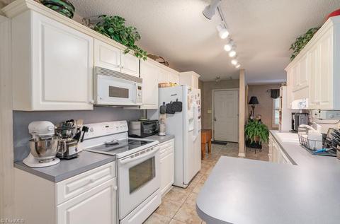 6656 Jennifer Lynn Dr, Trinity, NC 27370 photo 10