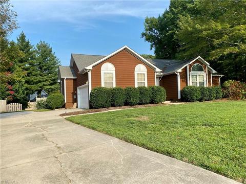 2804 Overview Ter, High Point, NC 27265 photo 2