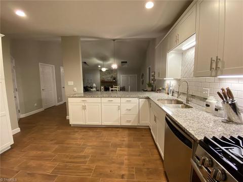 2804 Overview Ter, High Point, NC 27265 photo 22