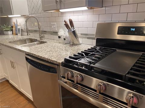 2804 Overview Ter, High Point, NC 27265 photo 10
