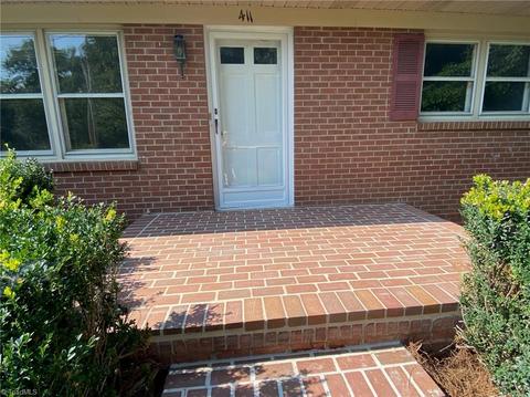 411 Oakview Rd, High Point, NC 27265 photo 4