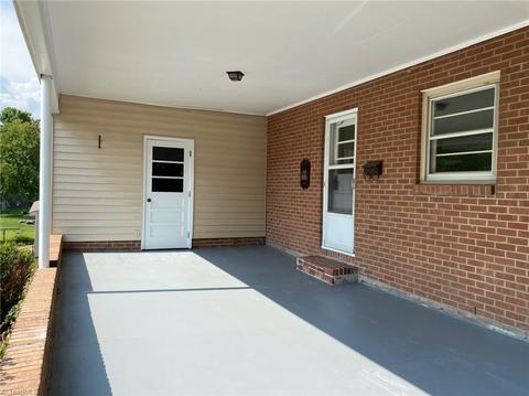411 Oakview Rd, High Point, NC 27265 photo 3