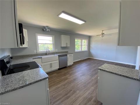 411 Oakview Rd, High Point, NC 27265 photo 9