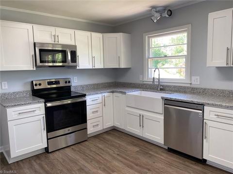 411 Oakview Rd, High Point, NC 27265 photo 12