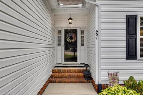 657 Nova Ave, High Point, NC 27265 photo 4