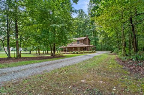 2530 Willard Rd, High Point, NC 27265 photo 2