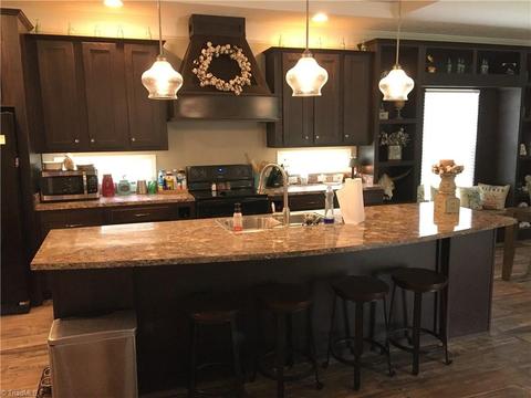136 Brandy Ln, Madison, NC 27025 photo 5