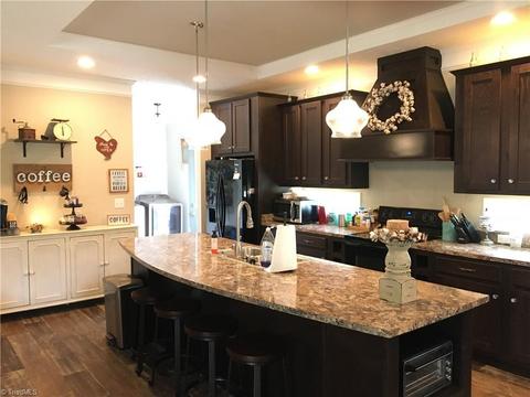 136 Brandy Ln, Madison, NC 27025 photo 6