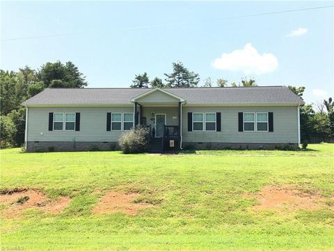 136 Brandy Ln, Madison, NC 27025 photo 1
