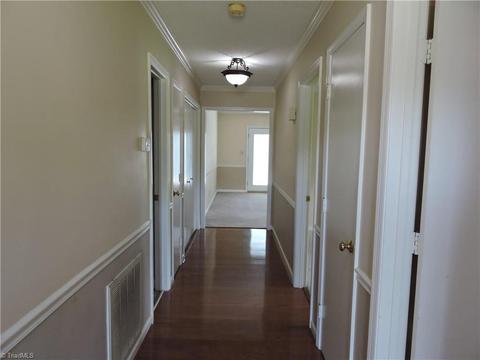 3178 Windchase Ct, High Point, NC 27265 photo 2