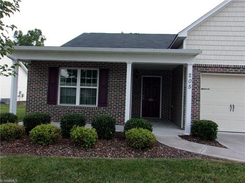 205 Weston Woods Cir, Trinity, NC 27370 photo 2