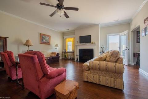 204 Rollingbrook Ct, Clemmons, NC 27012 photo 2