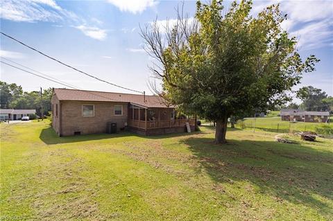 4907 Elmwood St, Trinity, NC 27370 photo 4