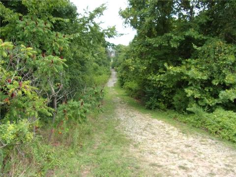 3749 Streamside Dr, Thomasville, NC 27360 photo 12