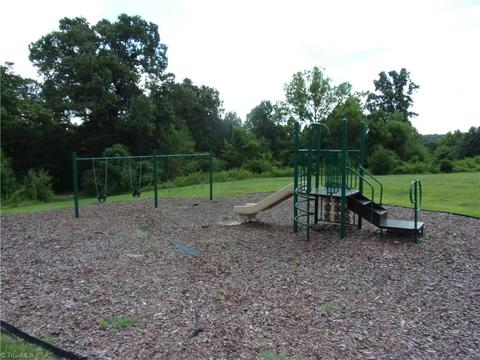 3749 Streamside Dr, Thomasville, NC 27360 photo 5