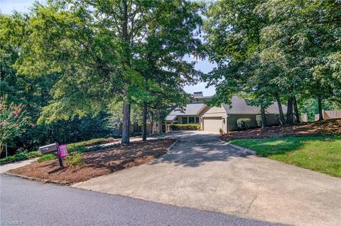 333 Cascade Dr, High Point, NC 27265 photo 2