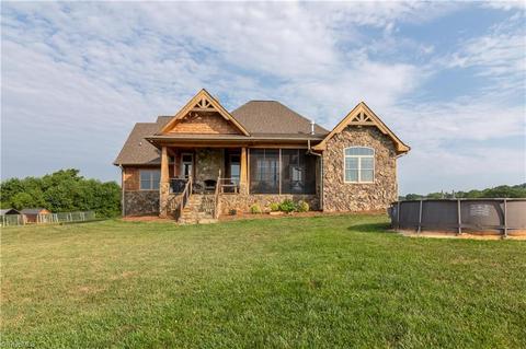 285 Whitaker Rd, Pinnacle, NC 27043 photo 4