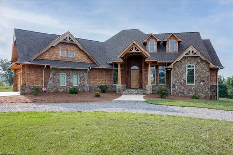 285 Whitaker Rd, Pinnacle, NC 27043 photo 2