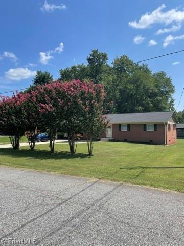 110 Arthur Dr, Thomasville, NC 27360 photo 1