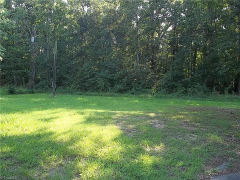 314 Astran Dr, Denton, NC 27239 photo 3