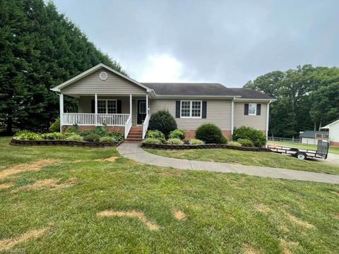 1025 Evergreen Ln, King, NC 27021 photo 41