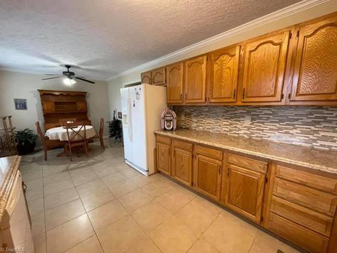 1025 Evergreen Ln, King, NC 27021 photo 8