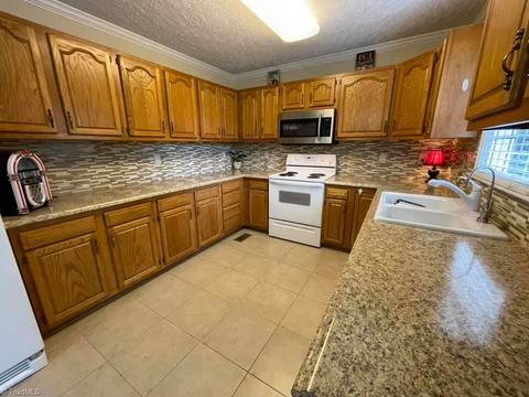1025 Evergreen Ln, King, NC 27021 photo 7