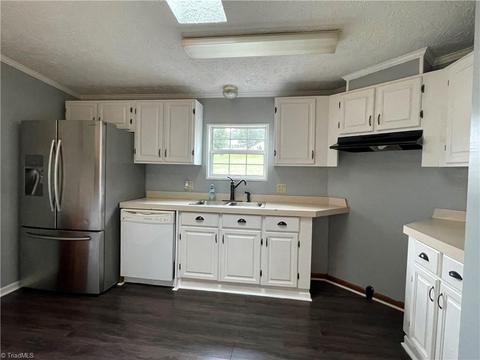 1564 Wall Loop Rd, Walnut Cove, NC 27052 photo 7