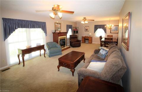 707 Summit Rd, High Point, NC 27265 photo 4