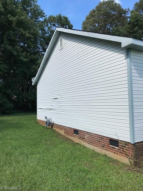 1513 Cedrow Dr, High Point, NC 27260 photo 3