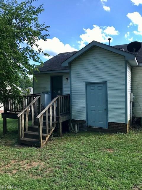 1513 Cedrow Dr, High Point, NC 27260 photo 4