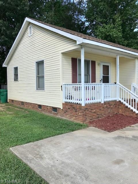 1601 Cedrow Dr, High Point, NC 27260 photo 2