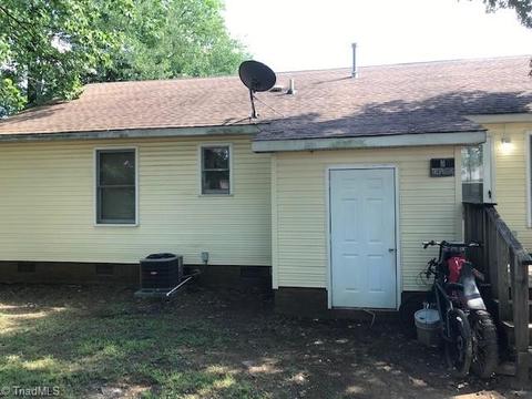 1601 Cedrow Dr, High Point, NC 27260 photo 3