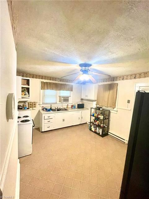 1103 Pershing St, High Point, NC 27260 photo 9