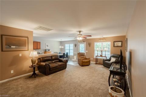 102 Bouldin Ct, Trinity, NC 27370 photo 3
