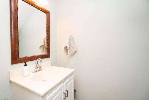 511 Nova Ave, High Point, NC 27265 photo 14